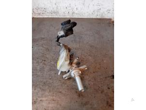 Gebruikte Hoofdremcilinder Mazda CX-3 (DJ/DK) 1.5 Skyactiv D 105 16V Prijs op aanvraag aangeboden door Autohandel-Smet Gebroeders NV