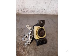 Gebruikte Motorsteun Renault Clio IV (5R) 1.2 TCE 16V GT EDC Prijs op aanvraag aangeboden door Autohandel-Smet Gebroeders NV