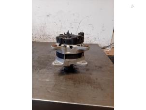 Gebruikte Dynamo Renault Clio IV (5R) 1.2 TCE 16V GT EDC Prijs op aanvraag aangeboden door Autohandel-Smet Gebroeders NV