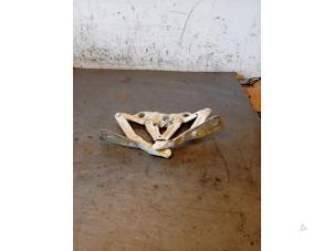 Gebruikte Scharnierset Ford Transit 2.0 TDCi 16V Eco Blue 170 RWD Prijs op aanvraag aangeboden door Autohandel-Smet Gebroeders NV