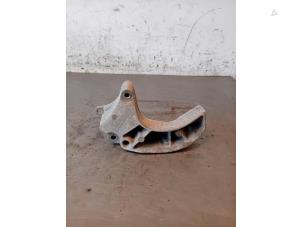 Gebruikte Motorsteun Mercedes B (W245) 2.0 B-180 CDI 16V Prijs op aanvraag aangeboden door Autohandel-Smet Gebroeders NV