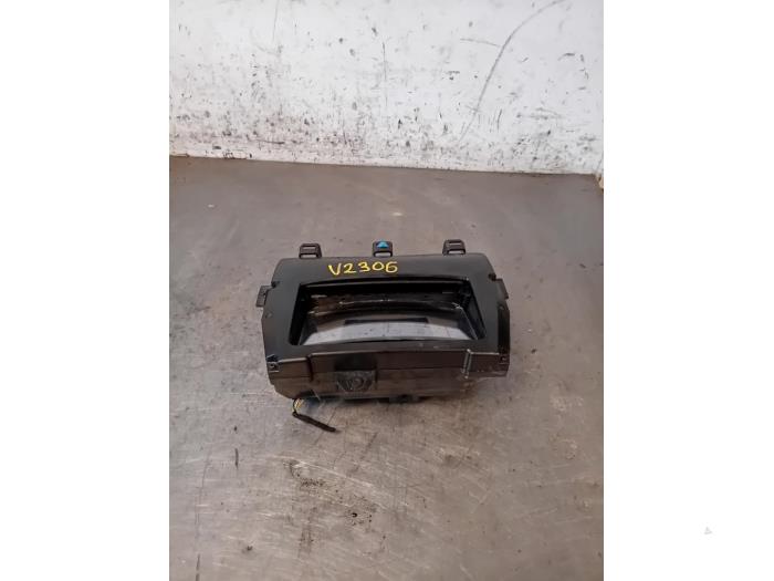 Gebruikte Head-up display Ford Focus 4 1.0 Ti-VCT EcoBoost 12V 125 Prijs op aanvraag aangeboden door Autohandel-Smet Gebroeders NV
