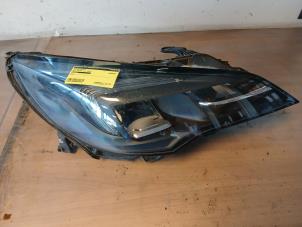 Gebruikte Koplamp rechts Opel Astra K 1.5 CDTi 105 12V Prijs op aanvraag aangeboden door Autohandel-Smet Gebroeders NV