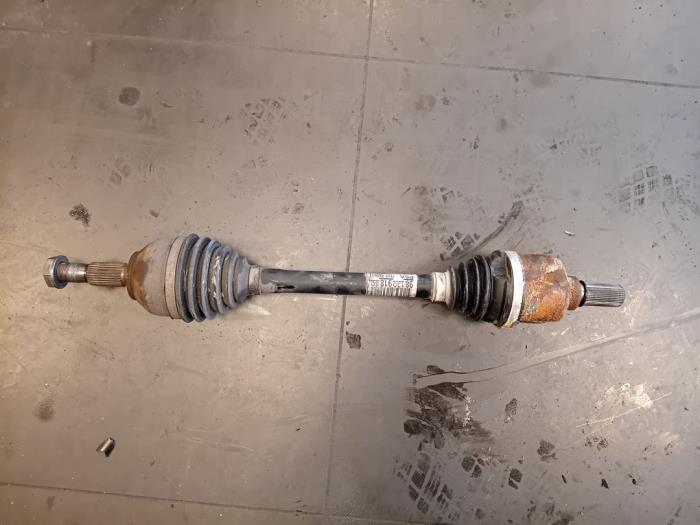 Gebruikte Aandrijfas links-voor Citroen Jumpy 2.0 Blue HDI 145 Prijs op aanvraag aangeboden door Autohandel-Smet Gebroeders NV