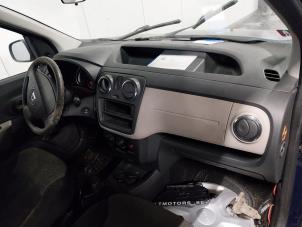 Gebruikte Airbag set + dashboard Dacia Dokker (0S) 1.6 16V Prijs op aanvraag aangeboden door Autohandel-Smet Gebroeders NV