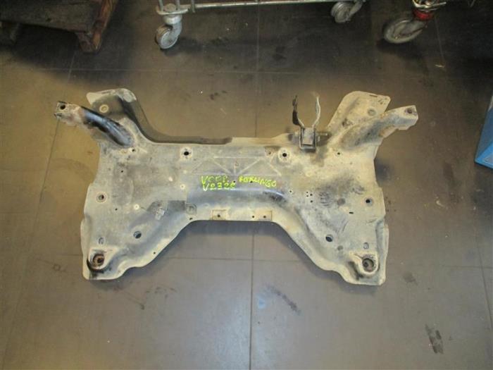 Gebruikte Subframe Citroen Berlingo Cinqspace, Multispace 1.6 BlueHDI 100 Prijs op aanvraag aangeboden door Autohandel-Smet Gebroeders NV