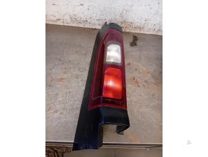 Gebruikte Achterlicht links Renault Trafic (1FL/2FL/3FL/4FL) 1.6 dCi 120 Twin Turbo Prijs op aanvraag aangeboden door Autohandel-Smet Gebroeders NV