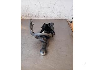 Gebruikte Versnellingspook Citroen Berlingo Cinqspace, Multispace 1.6 BlueHDI 100 Prijs op aanvraag aangeboden door Autohandel-Smet Gebroeders NV