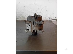 Gebruikte Alternator Nissan Primastar 2.0 dCi 120 Prijs op aanvraag aangeboden door Autohandel-Smet Gebroeders NV