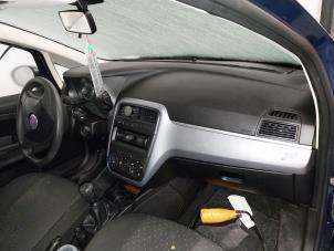 Gebruikte Airbag set + dashboard Fiat Punto Evo (199) 1.2 Euro 4 Prijs op aanvraag aangeboden door Autohandel-Smet Gebroeders NV
