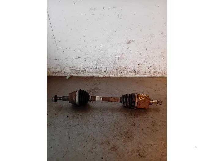 Gebruikte Aandrijfas links-voor Ford C-Max (DXA) 1.6 TDCi 16V Van Prijs op aanvraag aangeboden door Autohandel-Smet Gebroeders NV