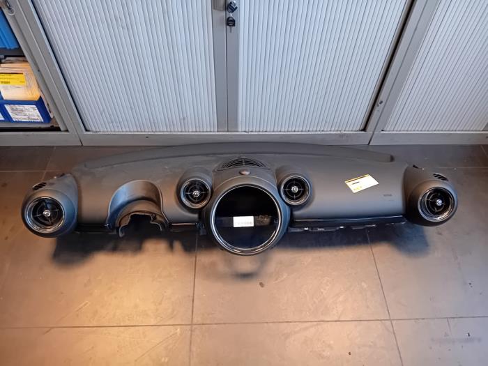 Gebruikte Dashboard Mini Countryman (R60) 1.6 16V Cooper Prijs op aanvraag aangeboden door Autohandel-Smet Gebroeders NV