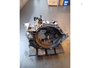 Gebruikte Versnellingsbak Peugeot Expert (V1/VA/VB/VE/VF/VT/VY) 2.0 Blue HDi 120 16V Prijs op aanvraag aangeboden door Autohandel-Smet Gebroeders NV