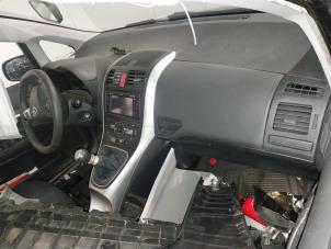 Gebruikte Airbag set + dashboard Toyota Auris (E15) 1.33 Dual VVT-I 16V Prijs op aanvraag aangeboden door Autohandel-Smet Gebroeders NV