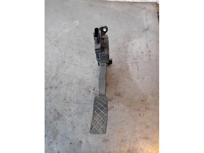 Begagnade Gaspedaalpositie Sensor Audi A6 Avant (C7) 2.0 TDI 16V Pris på förfrågan erbjuds av Autohandel-Smet Gebroeders NV