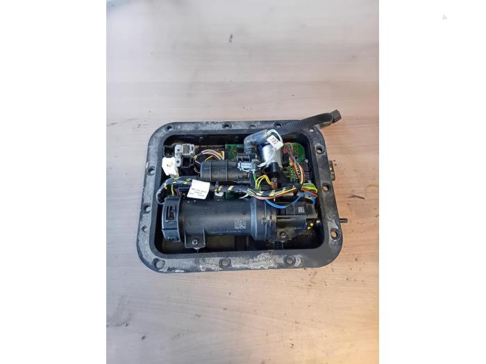 Gebruikte Pomp adblue Peugeot Expert (V1/VA/VB/VE/VF/VT/VY) 2.0 Blue HDi 120 16V Prijs op aanvraag aangeboden door Autohandel-Smet Gebroeders NV