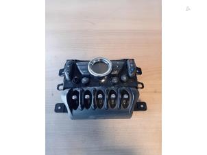 Gebruikte Airco bedieningspaneel Mini Countryman (R60) 2.0 Cooper SD 16V ALL4 Prijs op aanvraag aangeboden door Autohandel-Smet Gebroeders NV