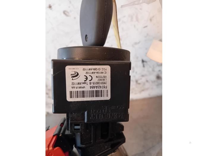 Kontaktslot+Sleutel van een Vauxhall Vivaro B Combi 1.6 CDTI Biturbo 140 2019