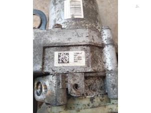Servopomp van een Opel Vivaro 2.0 CDTI 177 2020