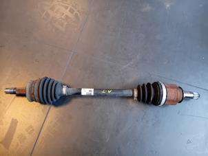 Gebruikte Steekas links-voor Opel Corsa D 1.0 Prijs op aanvraag aangeboden door Autohandel-Smet Gebroeders NV