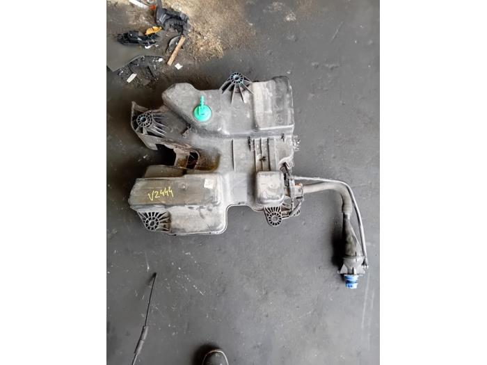 Gebruikte Adblue tank Opel Vivaro 2.0 CDTI 177 Prijs op aanvraag aangeboden door Autohandel-Smet Gebroeders NV