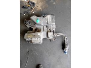 Gebruikte Adblue tank Opel Vivaro 2.0 CDTI 177 Prijs op aanvraag aangeboden door Autohandel-Smet Gebroeders NV