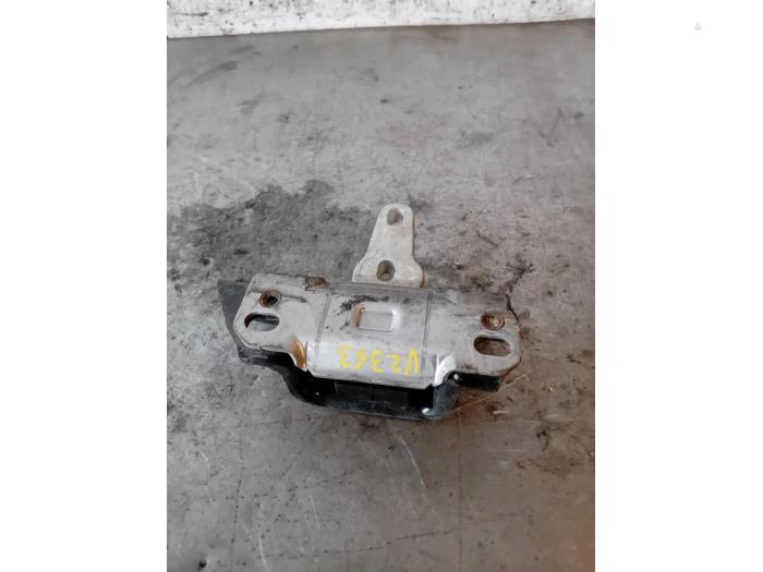 Gebruikte Motorsteun Ford Fiesta 6 (JA8) 1.0 EcoBoost 12V 100 Prijs op aanvraag aangeboden door Autohandel-Smet Gebroeders NV