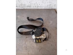 Gebruikte Veiligheidsgordel rechts-voor Mercedes V (447.8) 2.1 250 BlueTEC, 250 d 16V 4-Matic Prijs op aanvraag aangeboden door Autohandel-Smet Gebroeders NV