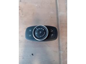 Gebruikte Licht Schakelaar Ford Transit Custom 2.0 TDCi 16V Eco Blue 105 Prijs op aanvraag aangeboden door Autohandel-Smet Gebroeders NV