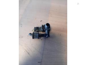 Gebruikte Diversen Landrover Discovery Sport (LC) 2.0 eD4 150 16V Prijs op aanvraag aangeboden door Autohandel-Smet Gebroeders NV