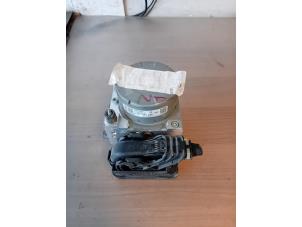 Gebruikte ABS Pomp Renault Megane IV Estate (RFBK) Prijs op aanvraag aangeboden door Autohandel-Smet Gebroeders NV