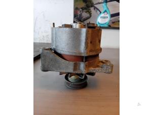 Gebruikte Alternator Audi 80 (B3) 1.8 S Prijs op aanvraag aangeboden door Autohandel-Smet Gebroeders NV