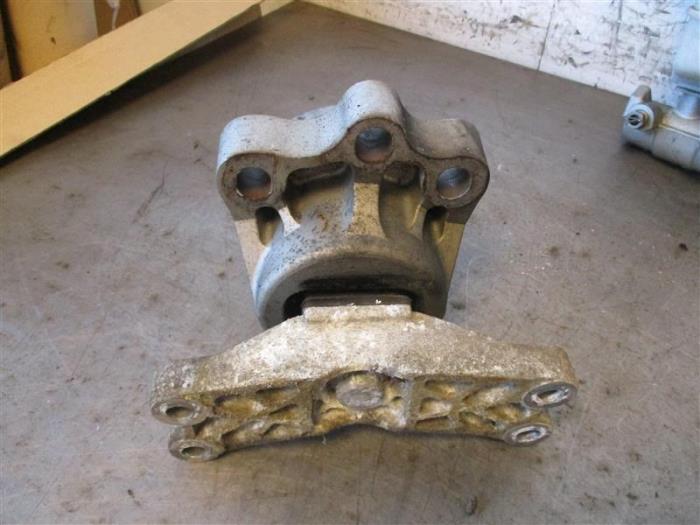 Gebruikte Motorrubber Ford Transit Prijs op aanvraag aangeboden door Autohandel-Smet Gebroeders NV