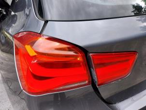 Gebruikte Achterlicht links BMW 1 serie (F20) 116i 1.5 12V Prijs op aanvraag aangeboden door Autohandel-Smet Gebroeders NV