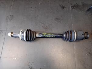 Gebruikte Cardanas rechts-voor (VWA) Ssang Yong Tivoli Grand 1.5 T-GDi 16V Prijs op aanvraag aangeboden door Autohandel-Smet Gebroeders NV