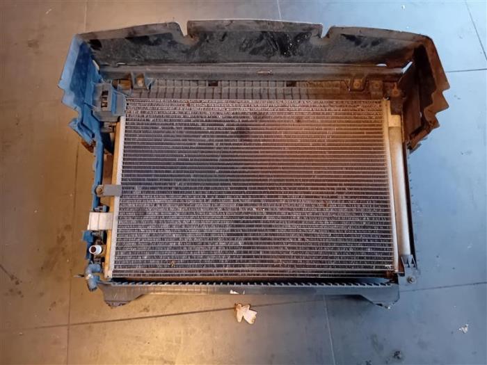 Gebruikte Airco Condensor Jaguar XE 2.0d 180 16V Prijs op aanvraag aangeboden door Autohandel-Smet Gebroeders NV