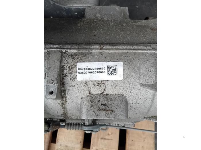 Versnellingsbak van een Maserati Levante 3.0 Biturbo V6 AWD 24V 2019