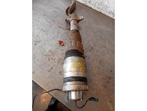 Gebruikte Schokbreker rechts-voor Maserati Levante 3.0 Biturbo V6 AWD 24V Prijs op aanvraag aangeboden door Autohandel-Smet Gebroeders NV