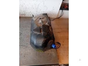 Gebruikte Adblue tank Jaguar XE 2.0d 180 16V Prijs op aanvraag aangeboden door Autohandel-Smet Gebroeders NV