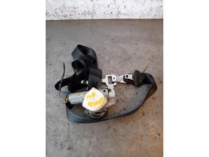 Gebruikte Veiligheidsgordel midden-achter Ford Transit Courier Prijs op aanvraag aangeboden door Autohandel-Smet Gebroeders NV