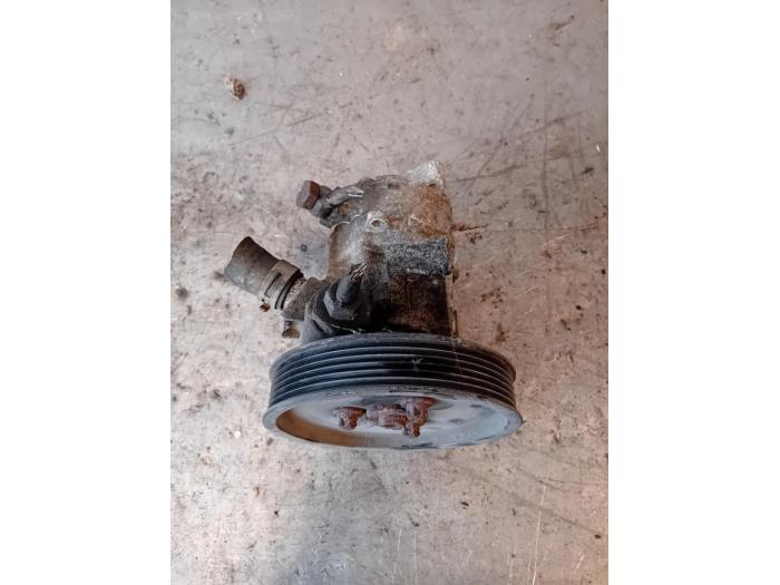 Gebruikte Servopomp Mercedes E Combi (S210) 3.2 E-320 CDI 24V Prijs op aanvraag aangeboden door Autohandel-Smet Gebroeders NV