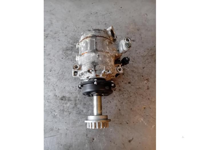 Gebruikte Dynamo Volkswagen Phaeton (3D) 5.0 V10 TDI 4Motion Prijs op aanvraag aangeboden door Autohandel-Smet Gebroeders NV