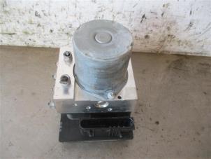 Gebruikte ABS Pomp Renault Wind (EN/E4) Prijs op aanvraag aangeboden door Autohandel-Smet Gebroeders NV