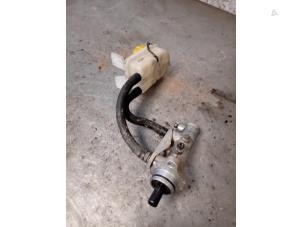 Gebruikte Hoofdremcilinder Chevrolet Tacuma 1.6 16V Prijs op aanvraag aangeboden door Autohandel-Smet Gebroeders NV