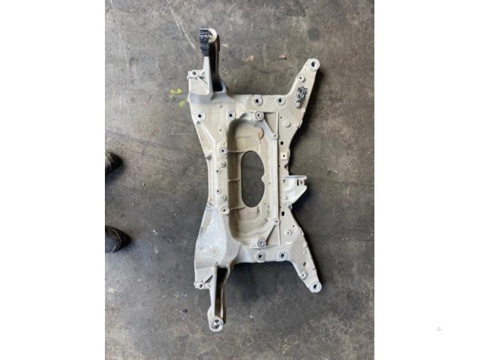 Gebruikte Subframe Landrover Discovery Sport (LC) 1.5 P300e 12V AWD Prijs op aanvraag aangeboden door Autohandel-Smet Gebroeders NV