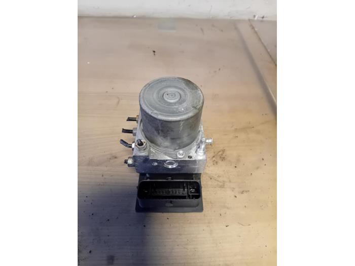 Gebruikte ABS Pomp Citroen Berlingo 1.6 HDI 16V 90 Prijs op aanvraag aangeboden door Autohandel-Smet Gebroeders NV