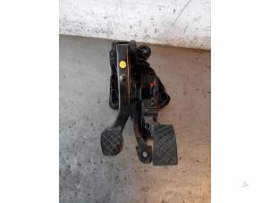 Gebruikte Pedalen Set Volkswagen Polo V (6R) 1.4 TDI Prijs op aanvraag aangeboden door Autohandel-Smet Gebroeders NV