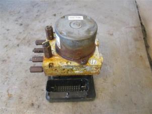 Gebruikte ABS Pomp Ssang Yong Rodius 2.2 SV 220 e-XDi 16V 4WD Prijs op aanvraag aangeboden door Autohandel-Smet Gebroeders NV