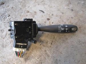 Gebruikte Pinker Schakelaar Hyundai i10 (F5) 1.1i 12V Prijs op aanvraag aangeboden door Autohandel-Smet Gebroeders NV