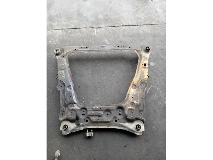 Gebruikte Subframe Nissan Pulsar (C13) 1.2 DIG-T 16V Prijs op aanvraag aangeboden door Autohandel-Smet Gebroeders NV